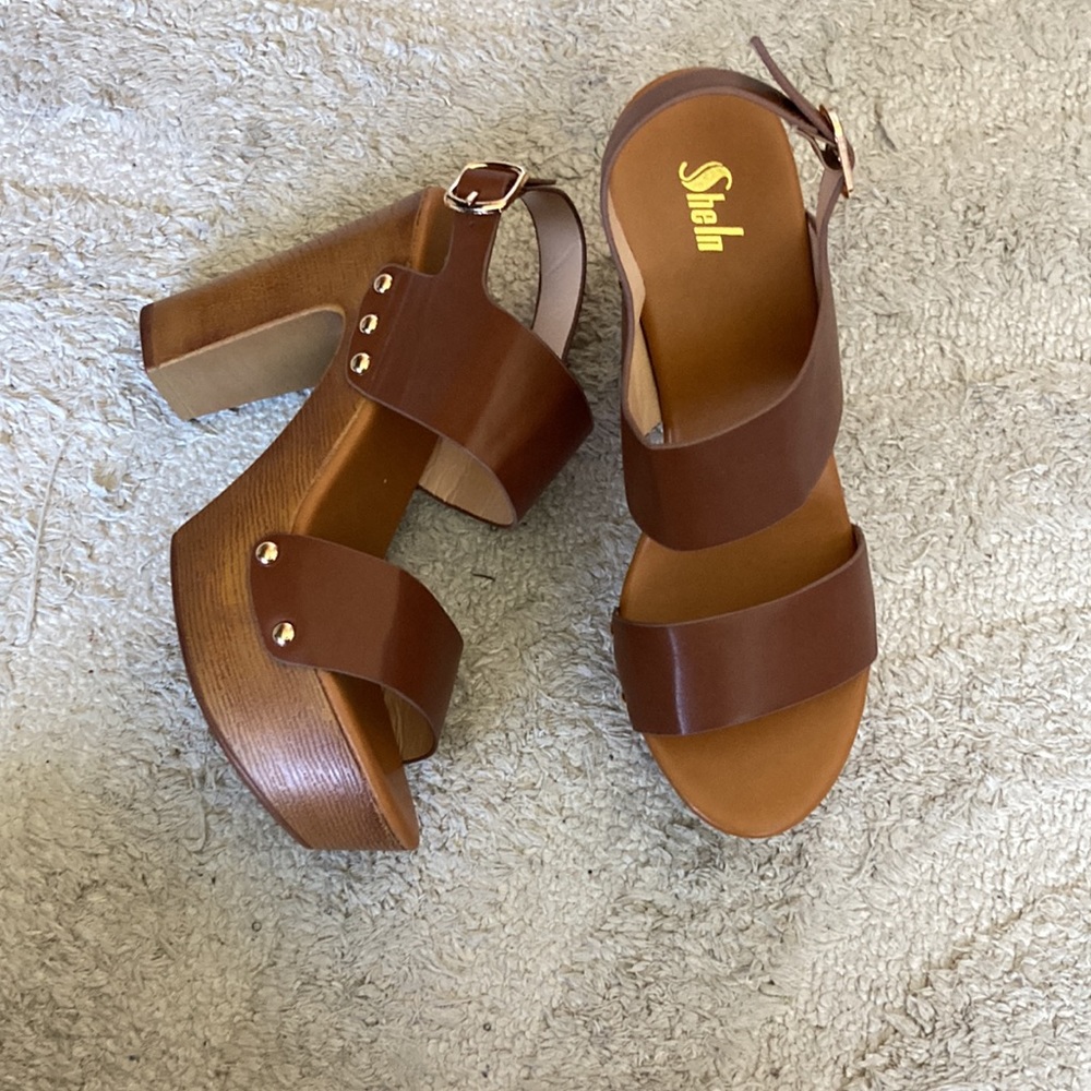 Heels - Picture 2 of 2